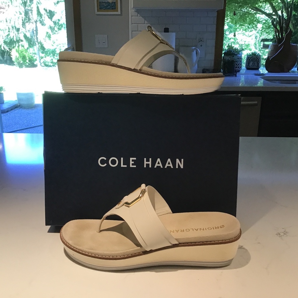 Cole Hahn cream leather slide size 8